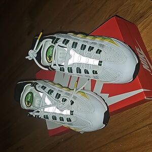 Nike Air Max 95 Essential